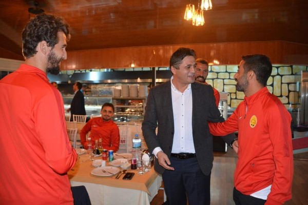 MAÇ ÖNCESİ MORAL YEMEĞİ