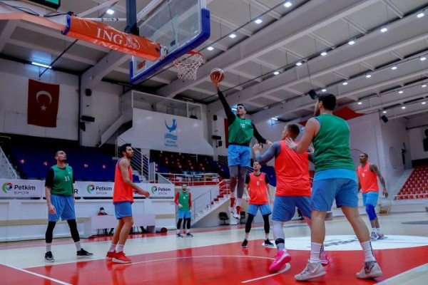 PETKİMSPOR, ANADOLU EFES’E KONUK OLACAK