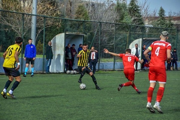 ALİAĞASPOR FK İLK YARIYI LİDER BİTİRDİ