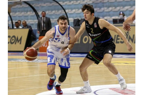 PETKİMSPOR İLK MAÇINDA MAĞLUP