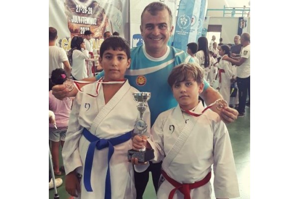 MİNİK KARATECİLERİN TROİA SEVİNCİ