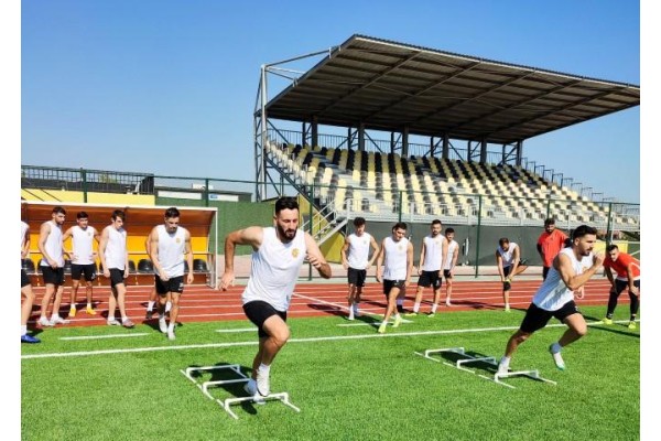 ALİAĞA FK ANTRENMANLARA DEVAM EDİYOR