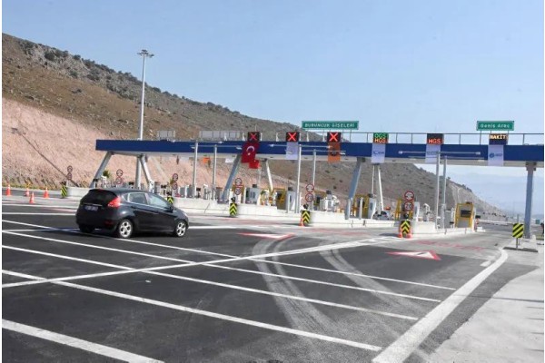 Kuzey Ege Otoyolu’nda nakit gişe mağduriyeti