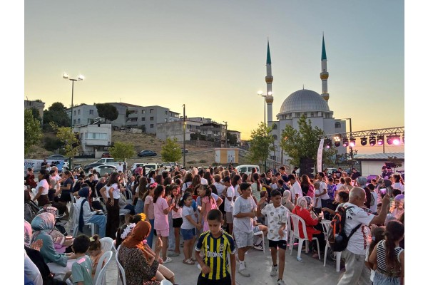 Mahalle şenliğine yoğun ilgi