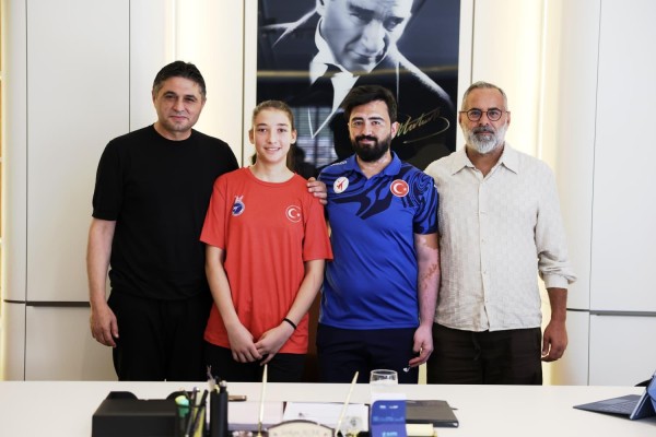Milli takıma bir sporcu daha