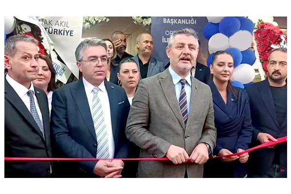Anahtar Parti ilçe binası açıldı