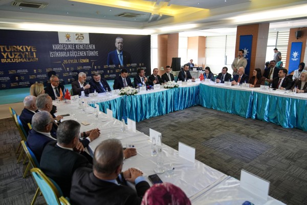 AK Parti 30 ilçede sahaya iniyor