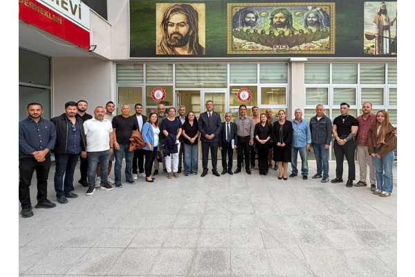 Ön seçime katılım yüzde 73