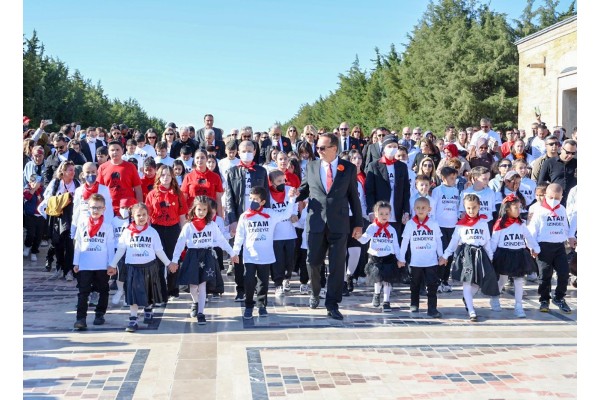 Binlerce Egeli Ata’sına koştu
