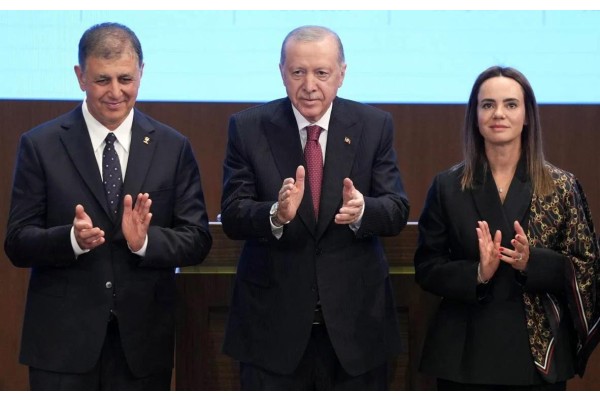 Tugay: “İzmir’i yeniden inşa edeceğiz” 