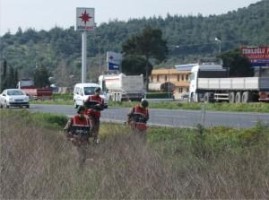 GÜVENLİKÇİLERİ BAĞLADILAR